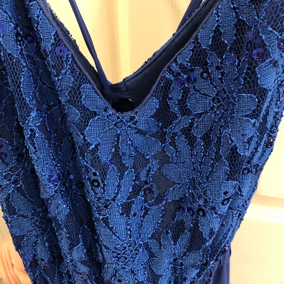 Blue chiffon backless maternity dress - Picture 3 of 4